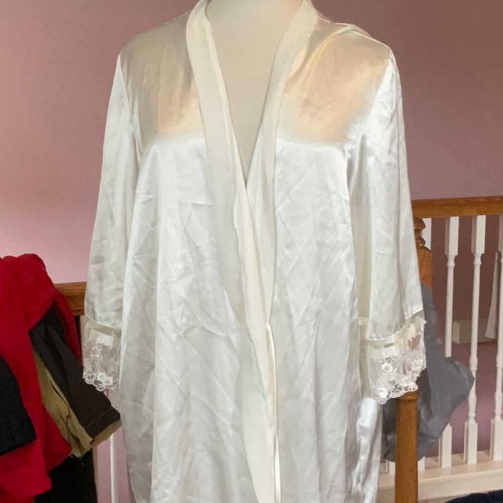 Secret Treasures White Robe *as Is